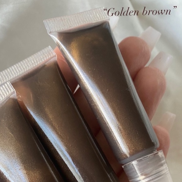 Brown lipgloss🐻 - Picture 3 of 3